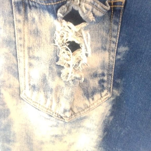 Knoix Faded Distressed Denim Shorts - Picture 9 of 14